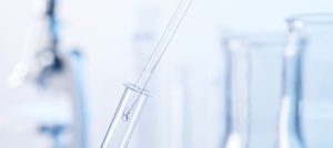 ¿Cómo se puede saber qué medicamento biológico recibe cada paciente?